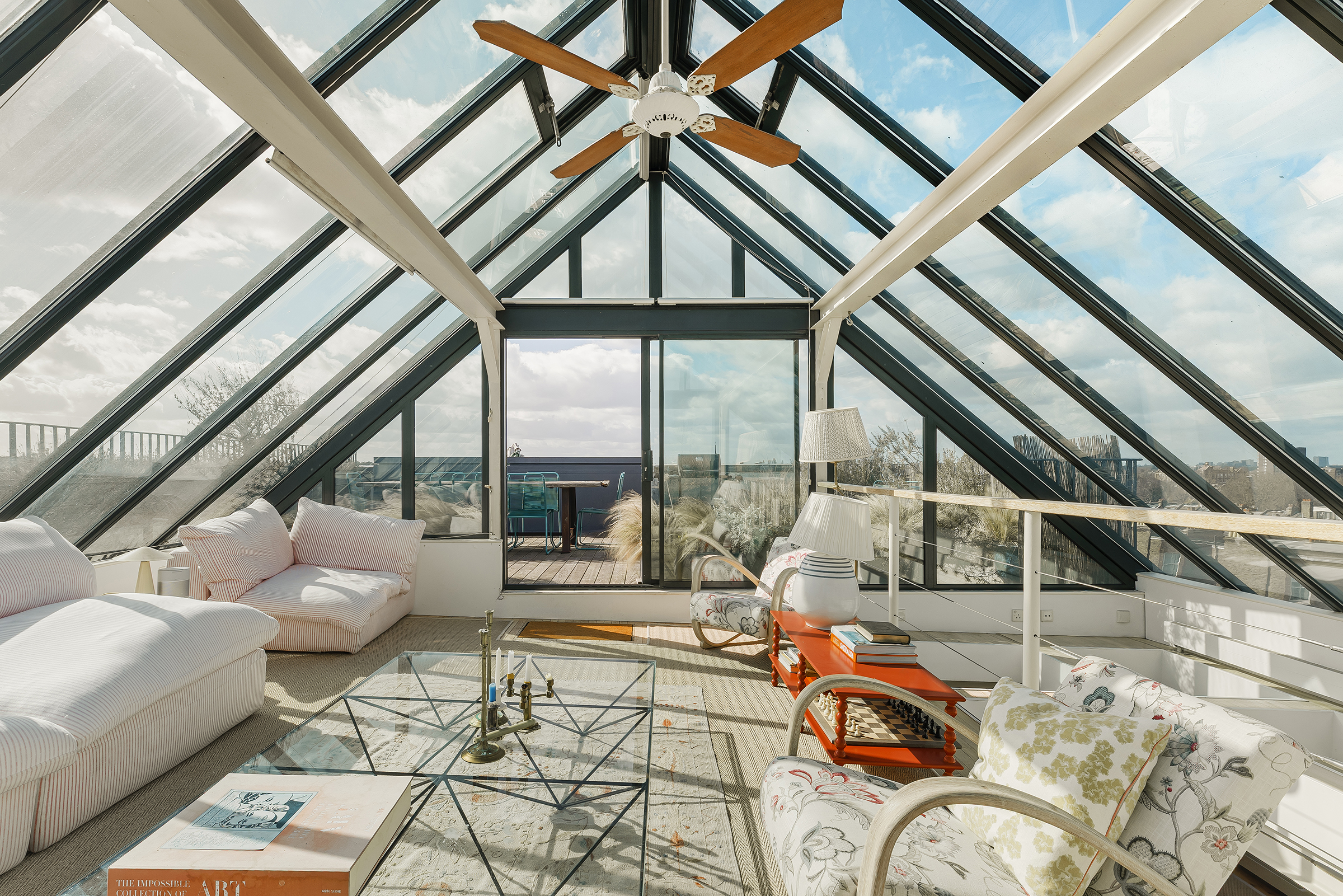 Industrial Chic Penthouse with Panoramic Views of London’s Skyline