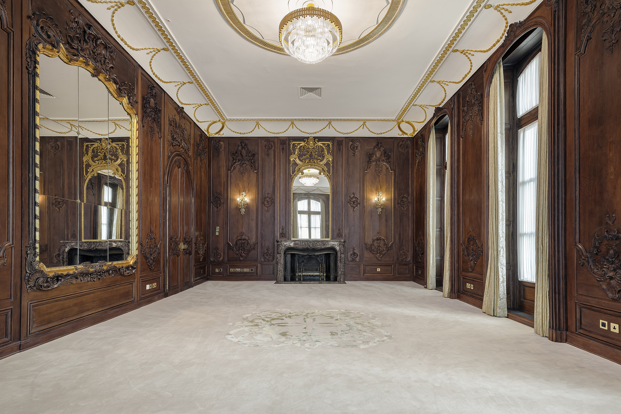 An extraordinary detached mansion overlooking Belgrave Square