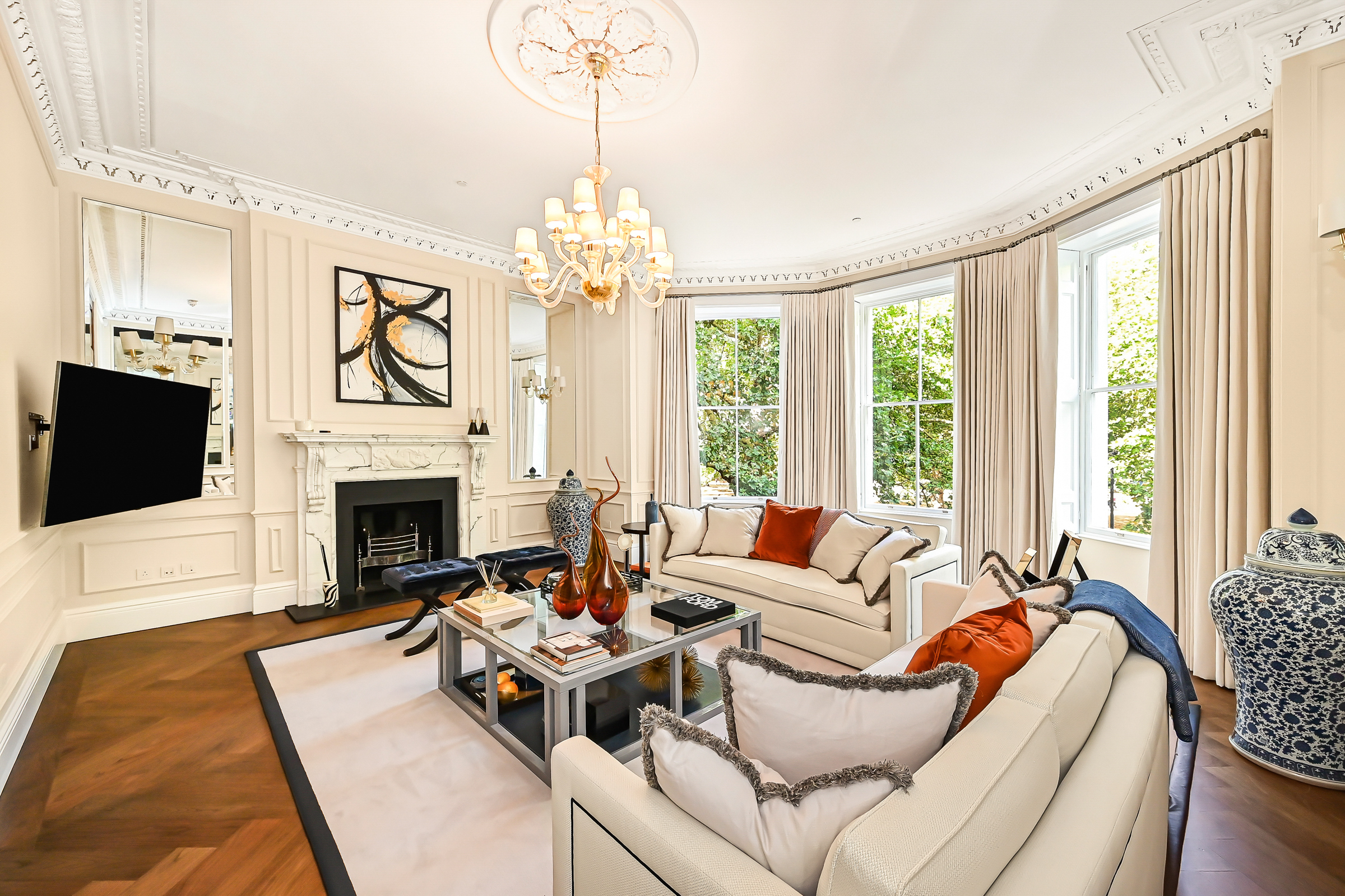 A Magnificent Five-Bedroom Townhouse In Westminster