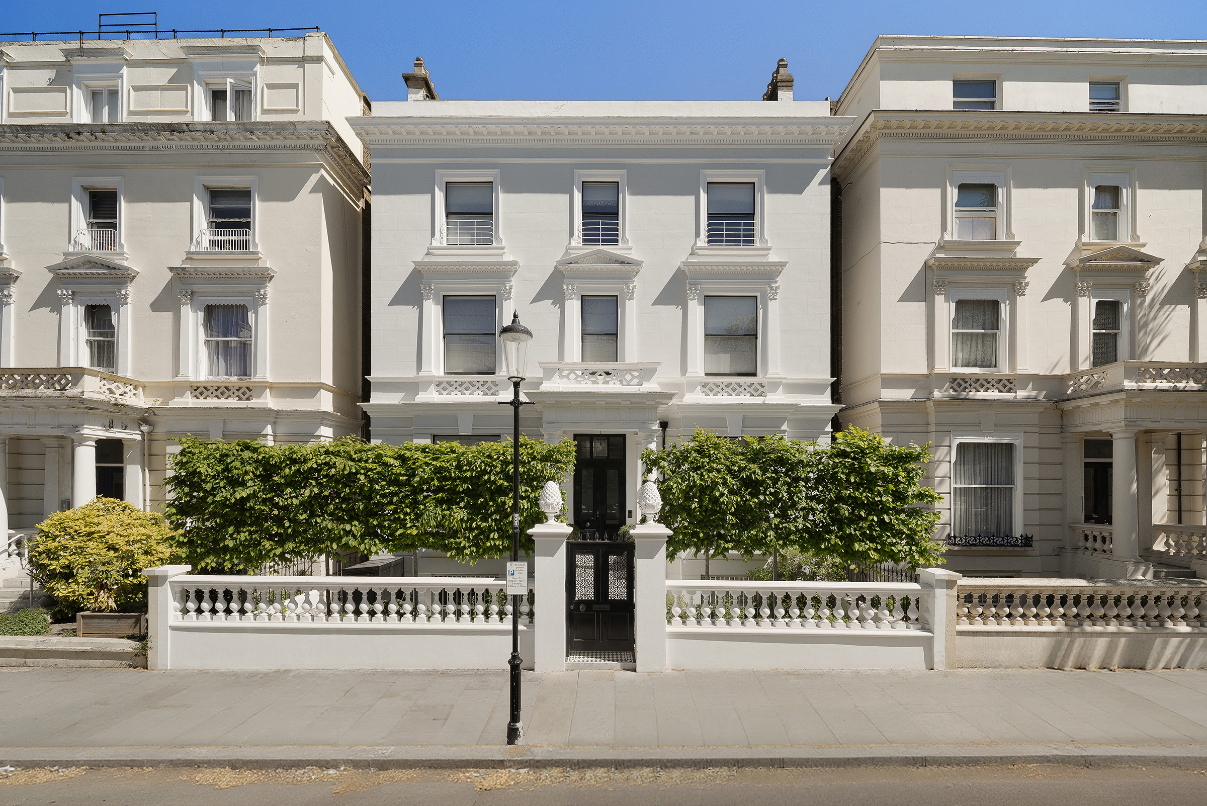 A Remarkable Peter Mikic House in Notting Hill