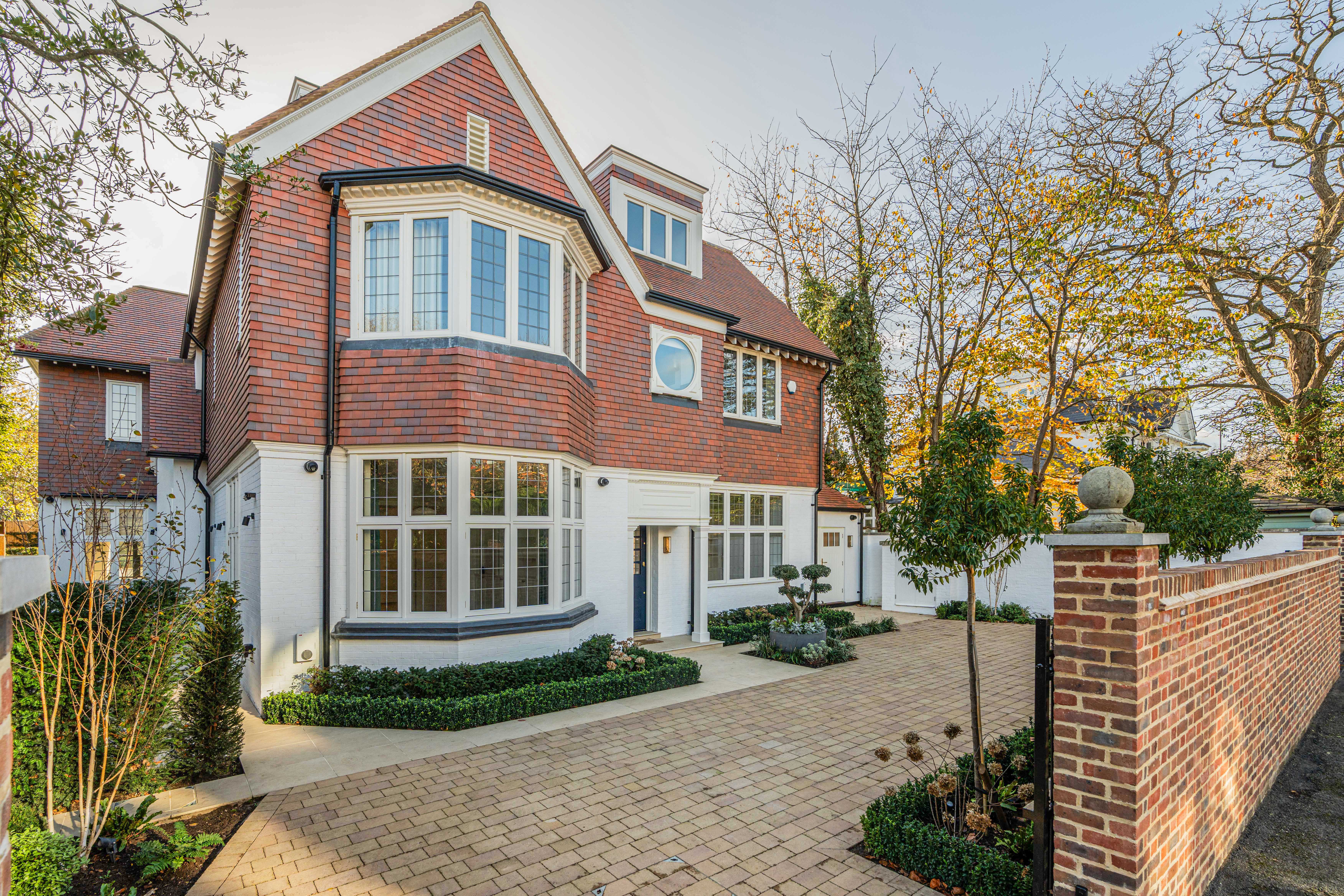 A beautiful newly refurbished and remodelled detached house close to Wimbledon V