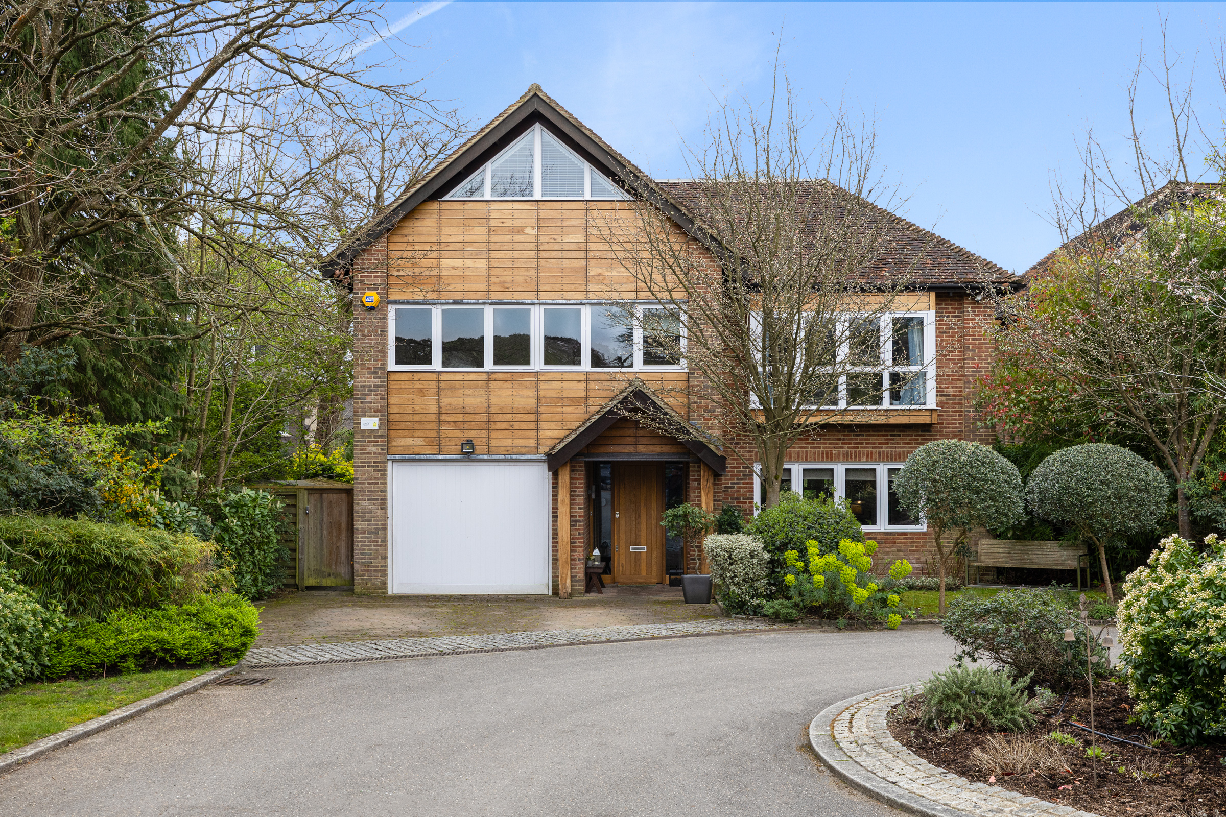 A modern family house overlooking Royal Wimbledon Golf Course