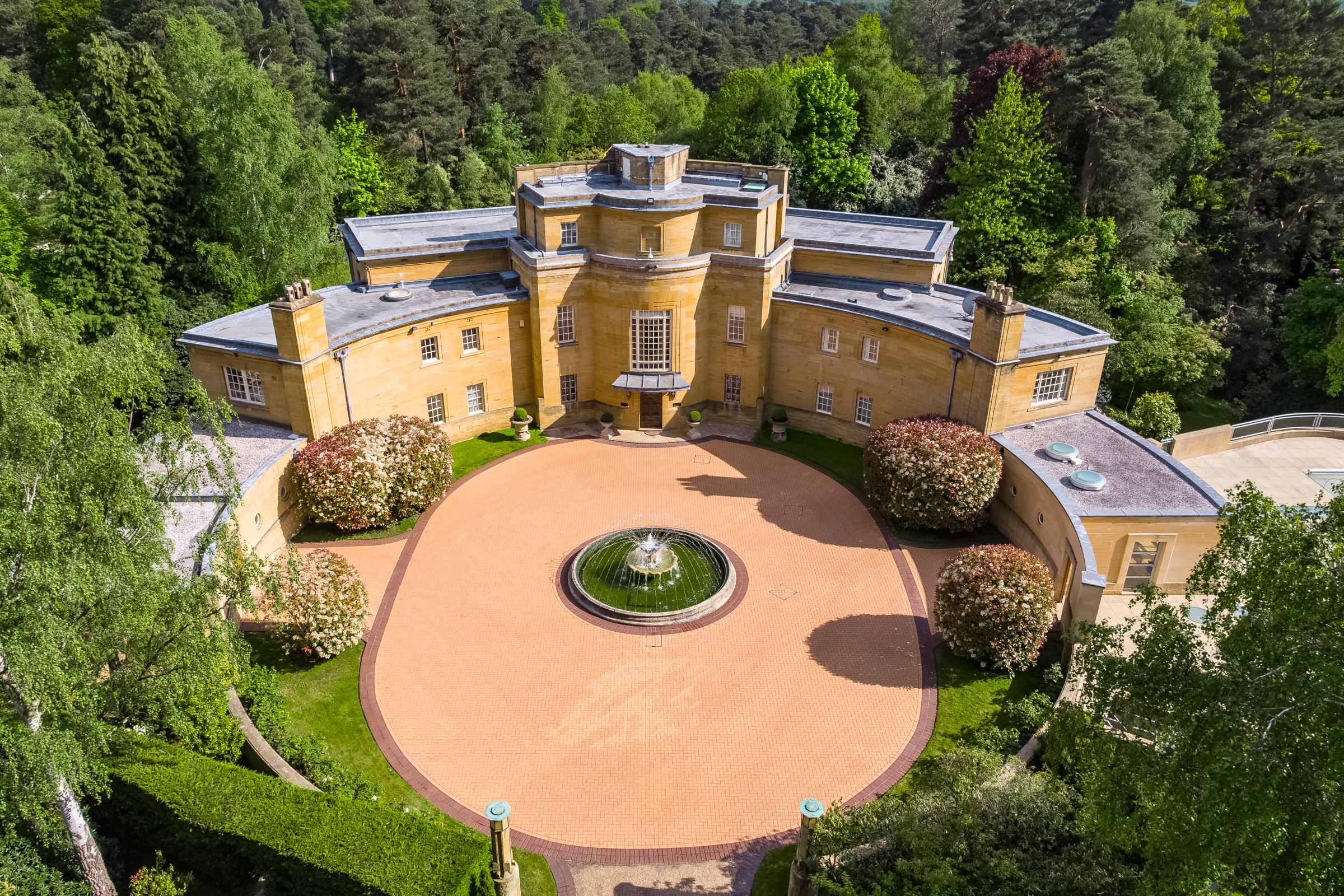 A Landmark Art Deco Estate on St George’s Hill