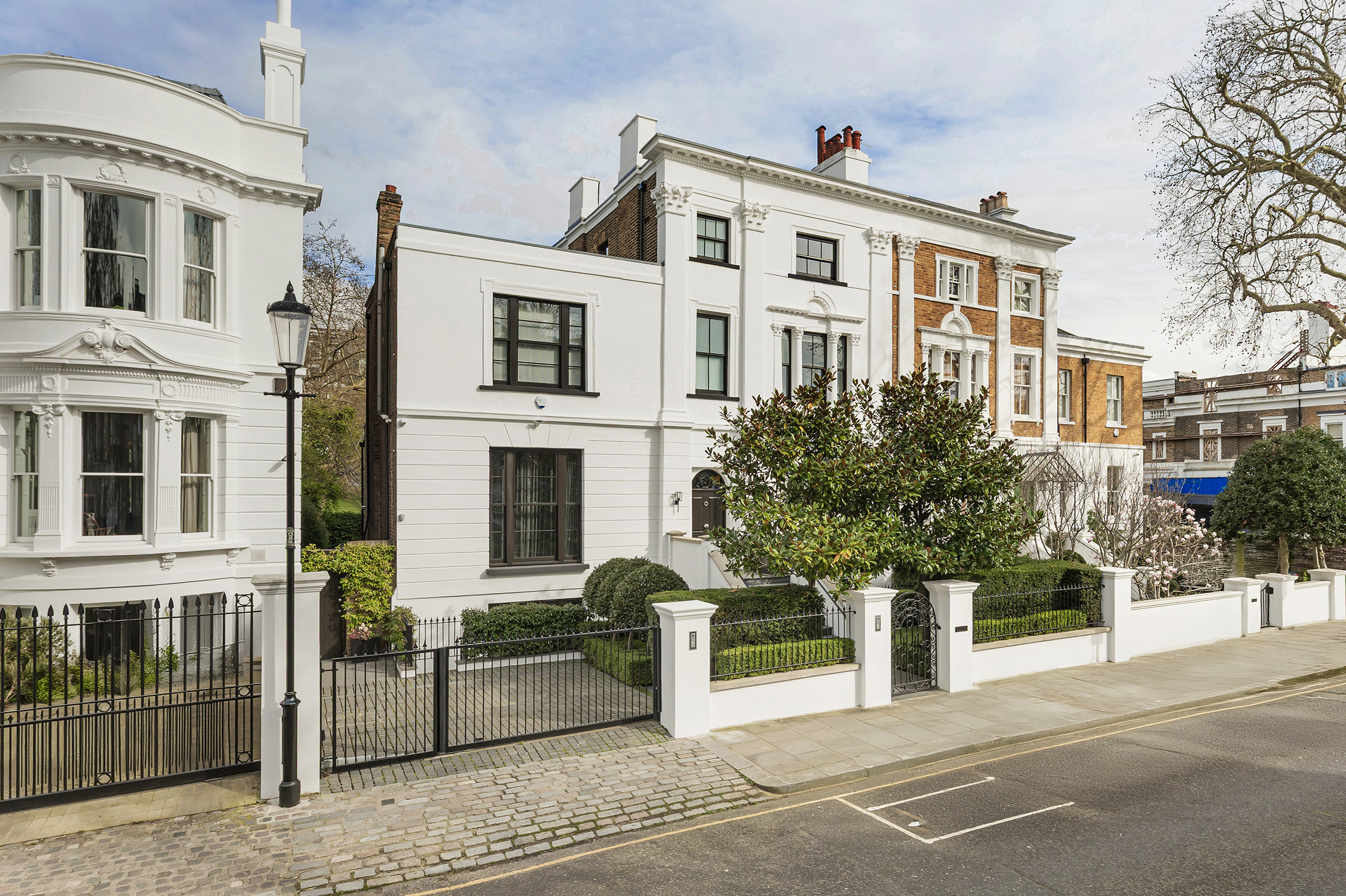 A Stunning Wide Family House in Prime Notting Hill with Off Street Parking