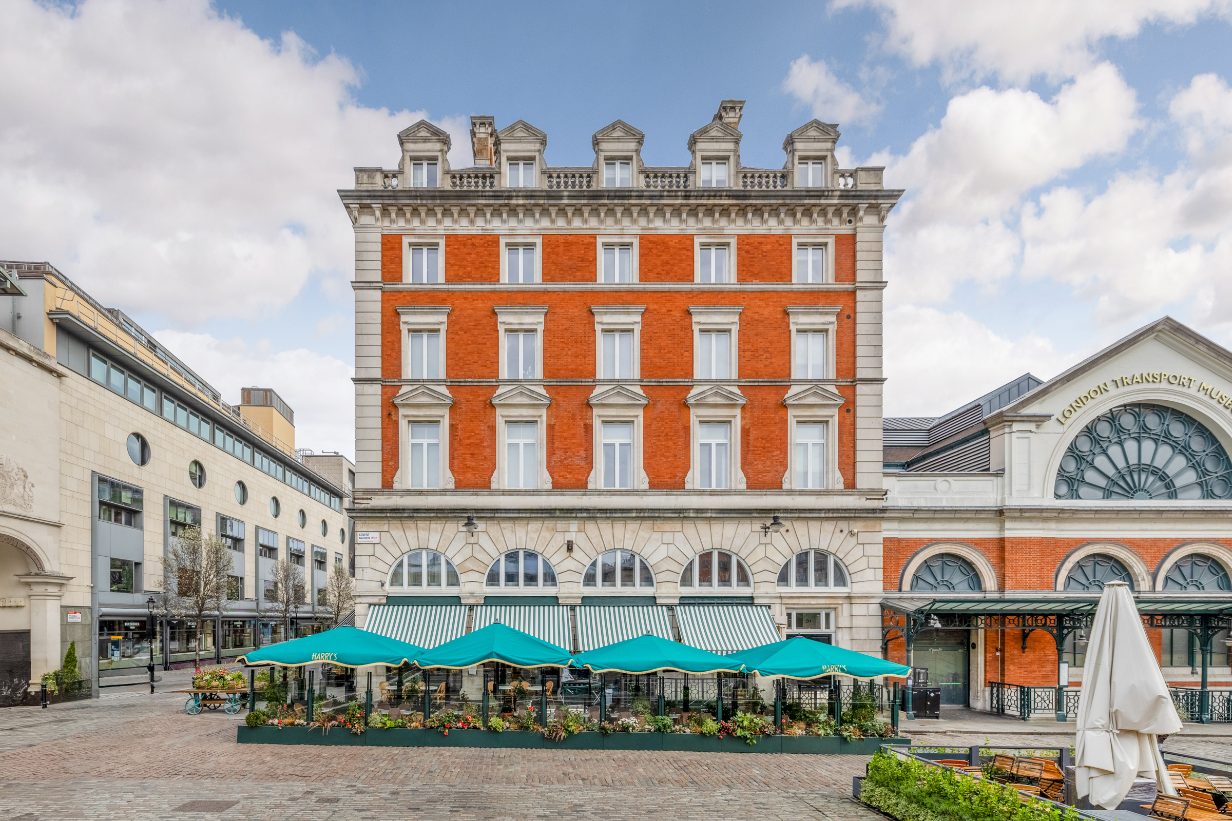 A Piazza-Facing Duplex Penthouse in the Heart of Covent Garden