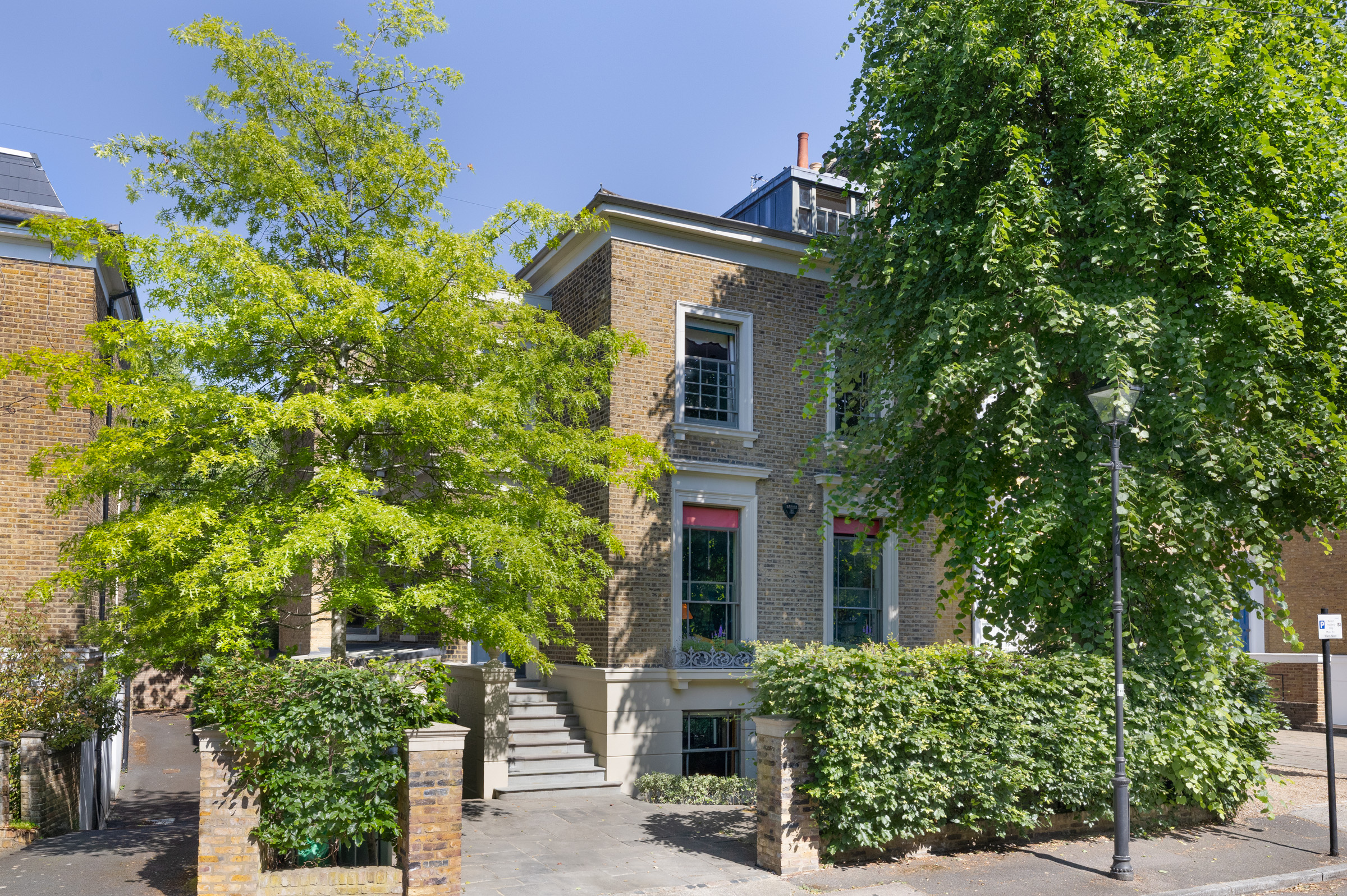 A Restored Regency-Style with Landscaped Gardens in Clapham