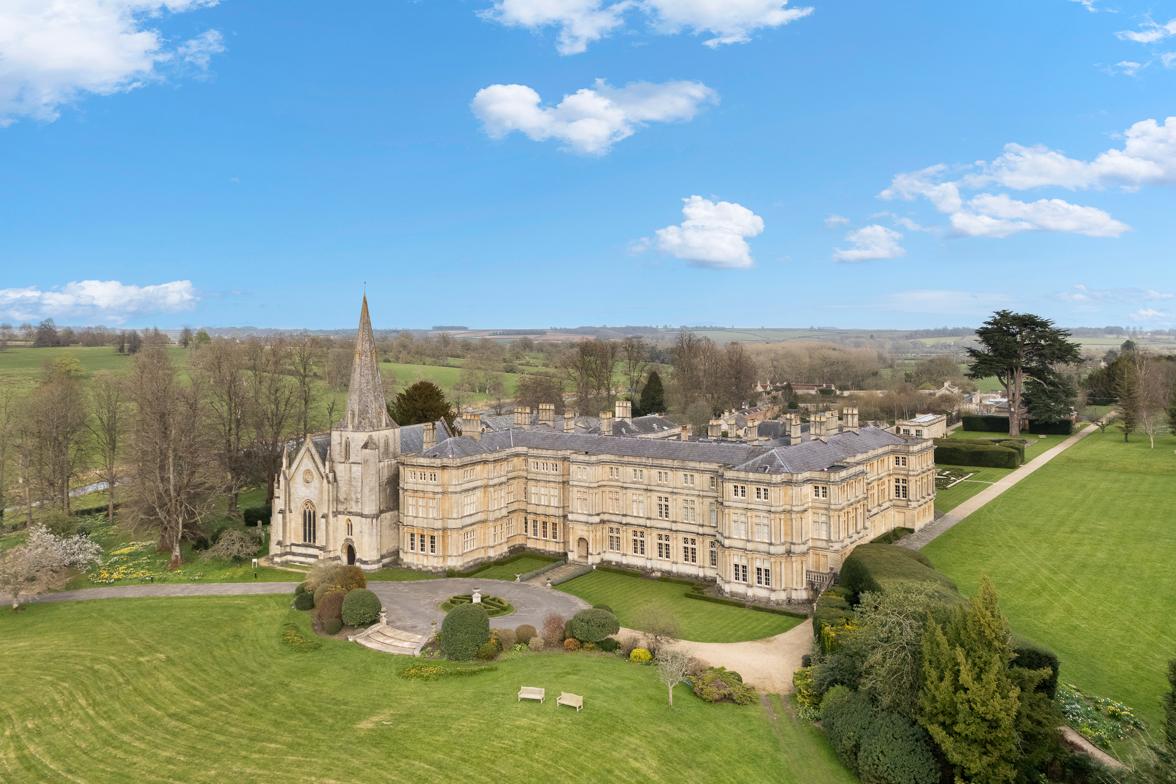 A Remarkable Apartment in a Grade II*-Listed Cotswold House