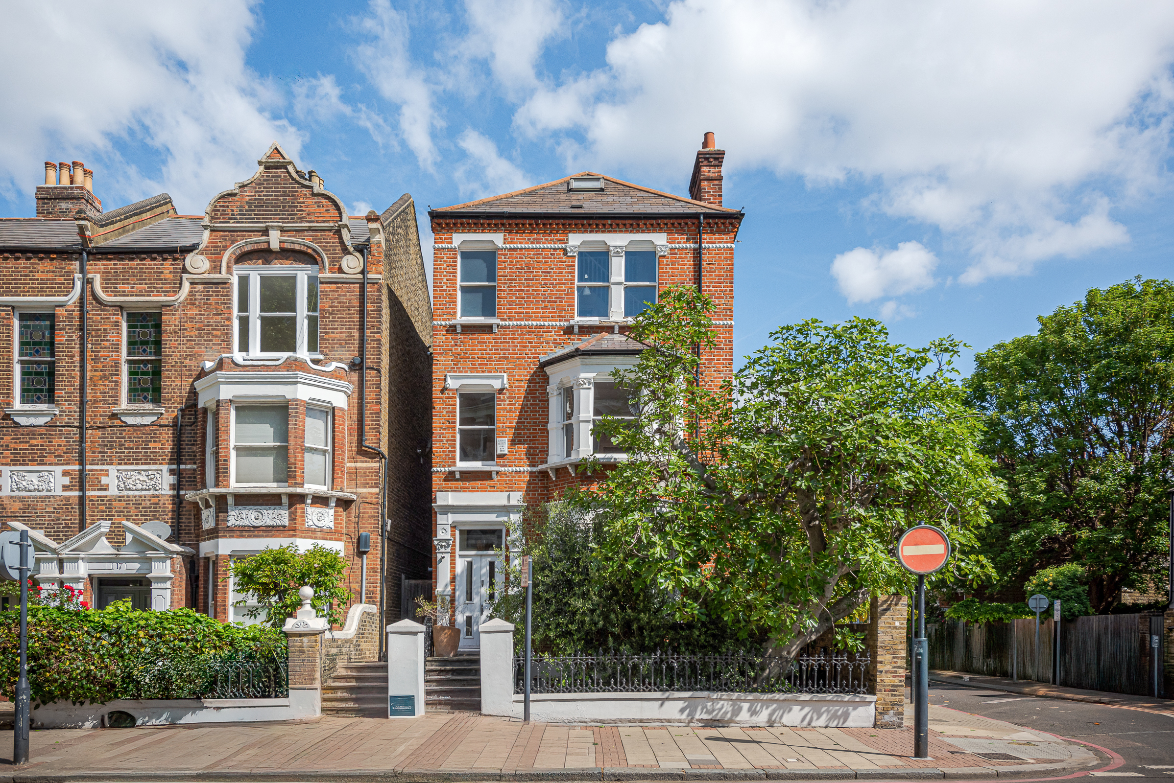 A Detached House on the Doorstep of Battersea Park with Garden and Parking