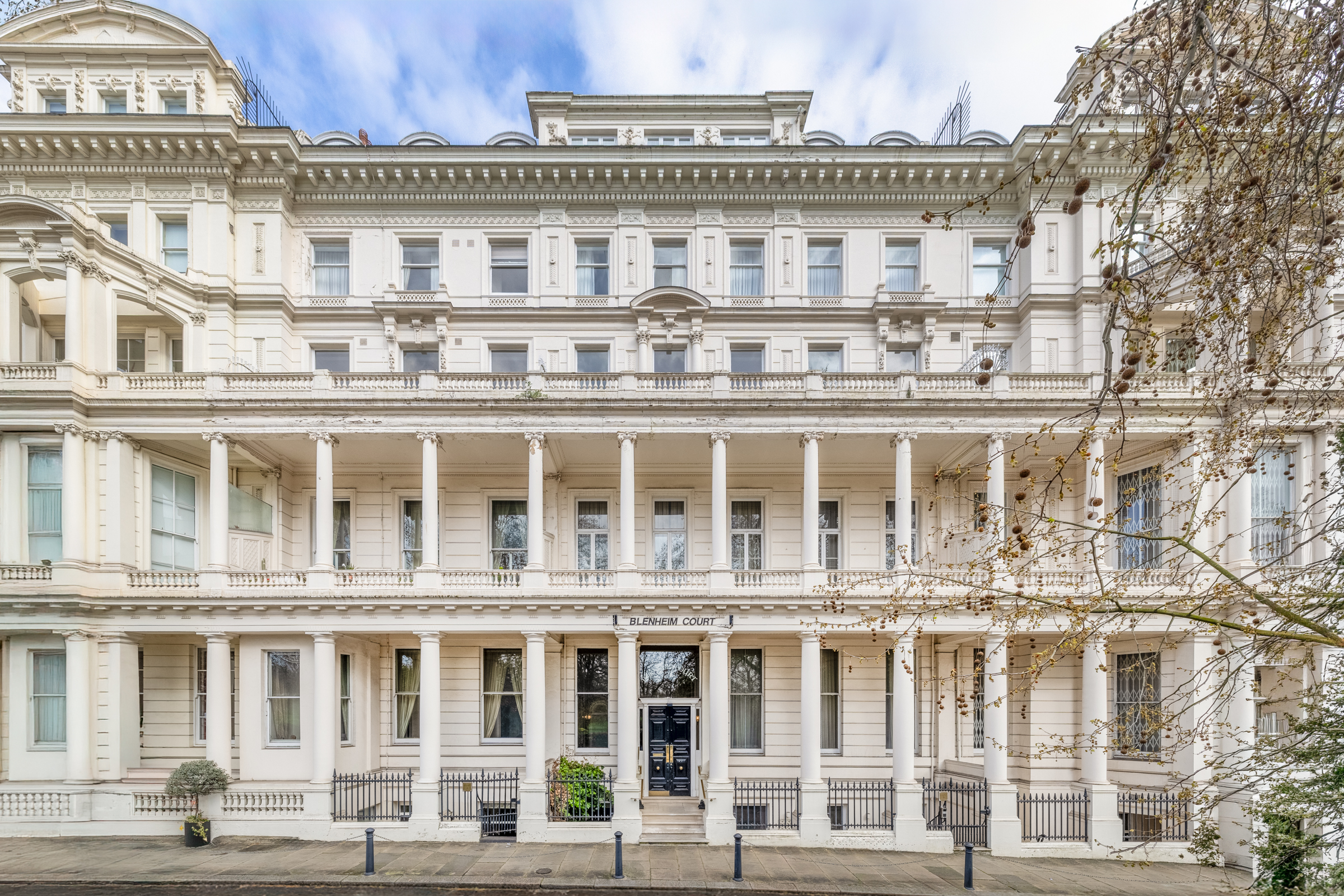 A Grand Lateral Apartment Overlooking Hyde Park