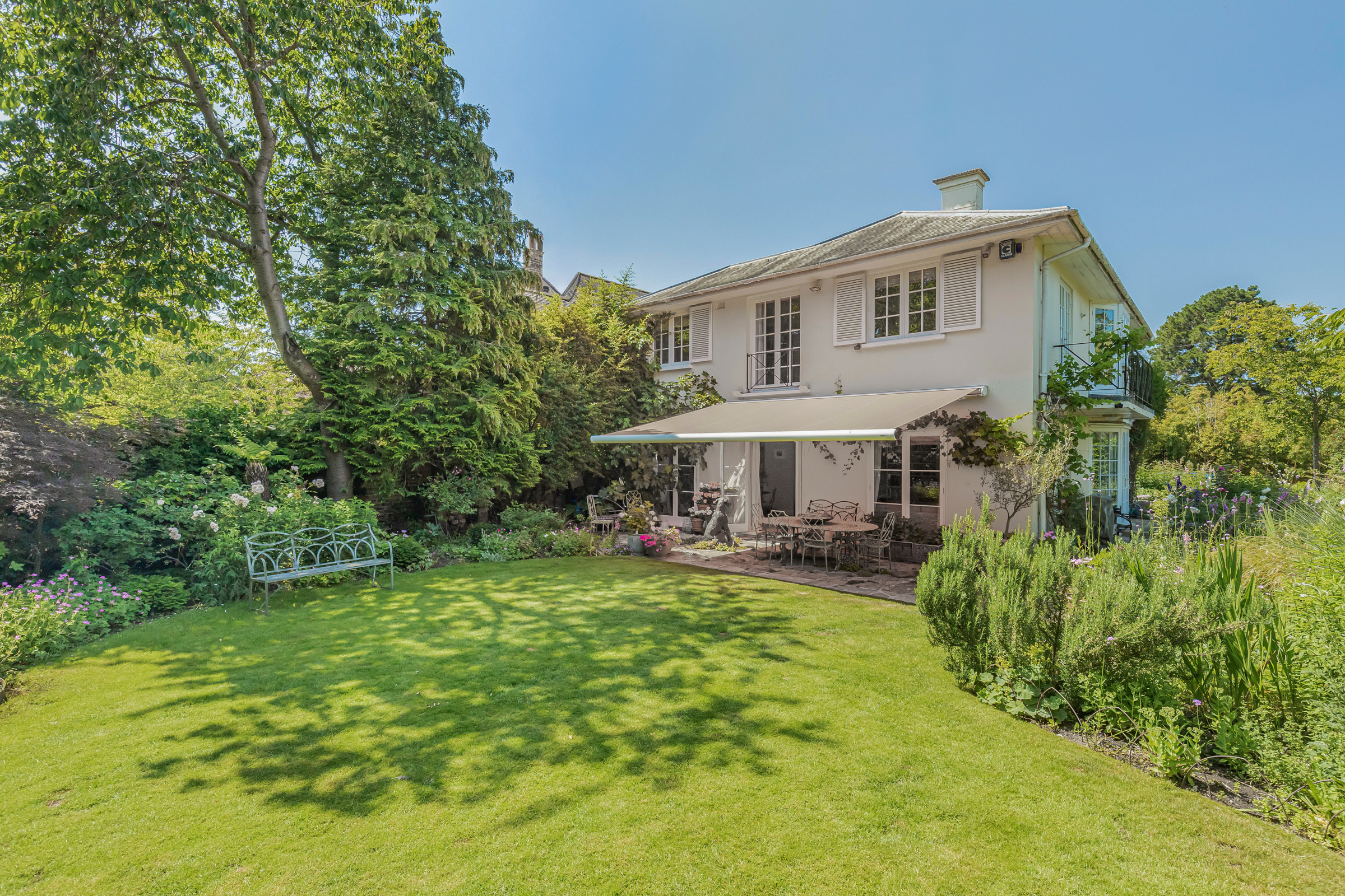 A Distinguished Lateral Home Overlooking Richmond Park