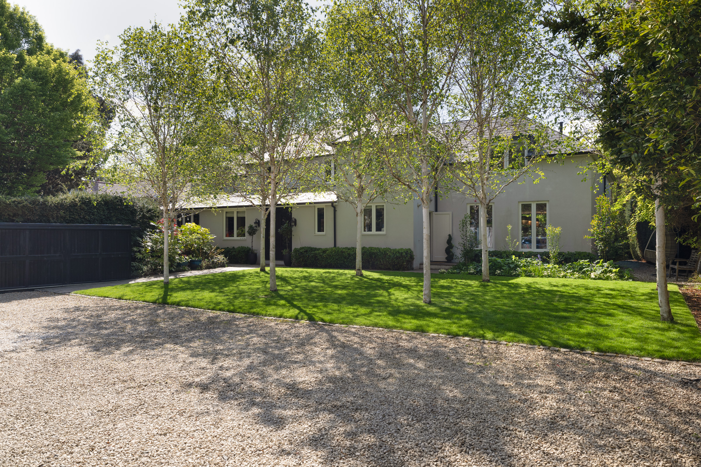 A Calm, Design-Led House Set Behind Private Gates in Richmond