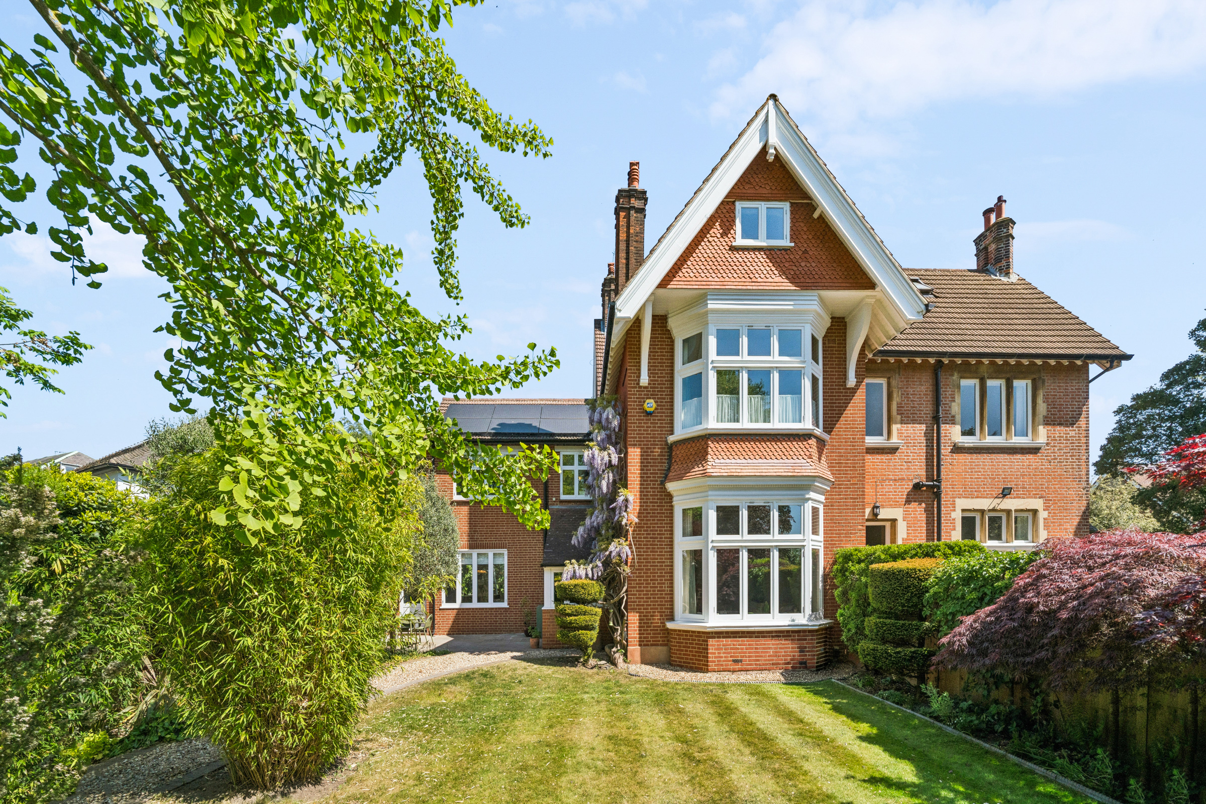 A Beautifully Renovated Wimbledon Family House