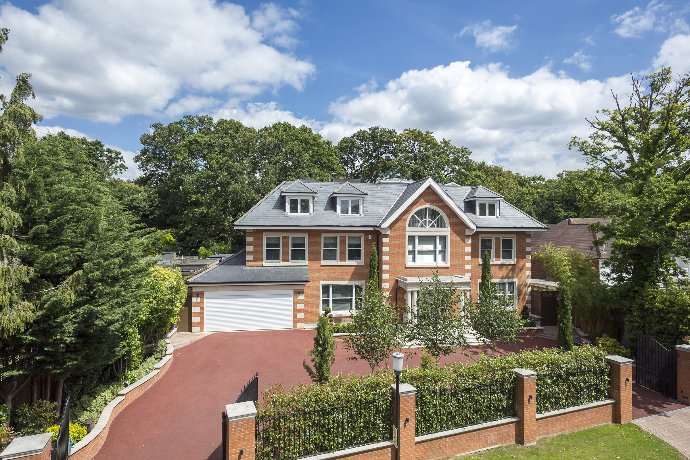 A Grand Family Home with Extensive Leisure Facilities