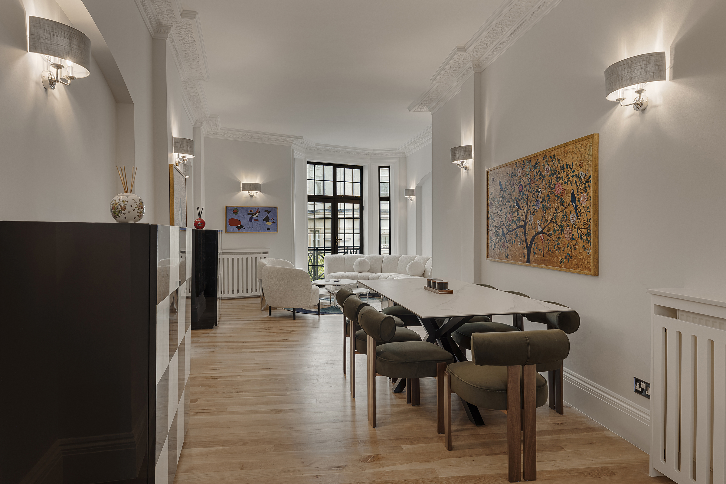 A Newly Refurbished Lateral Apartment with Views of Trafalgar Square