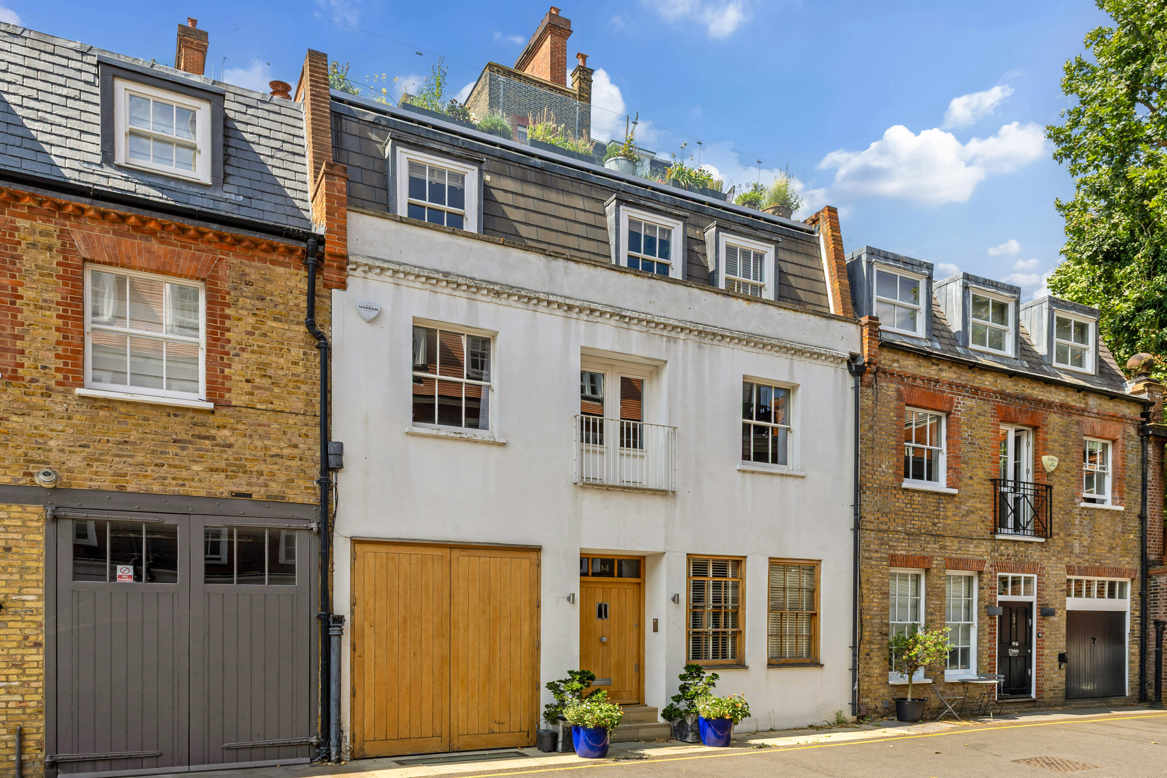 Three-Bedroom Mews House with a Rare Roof Terrace on Pavilion Road