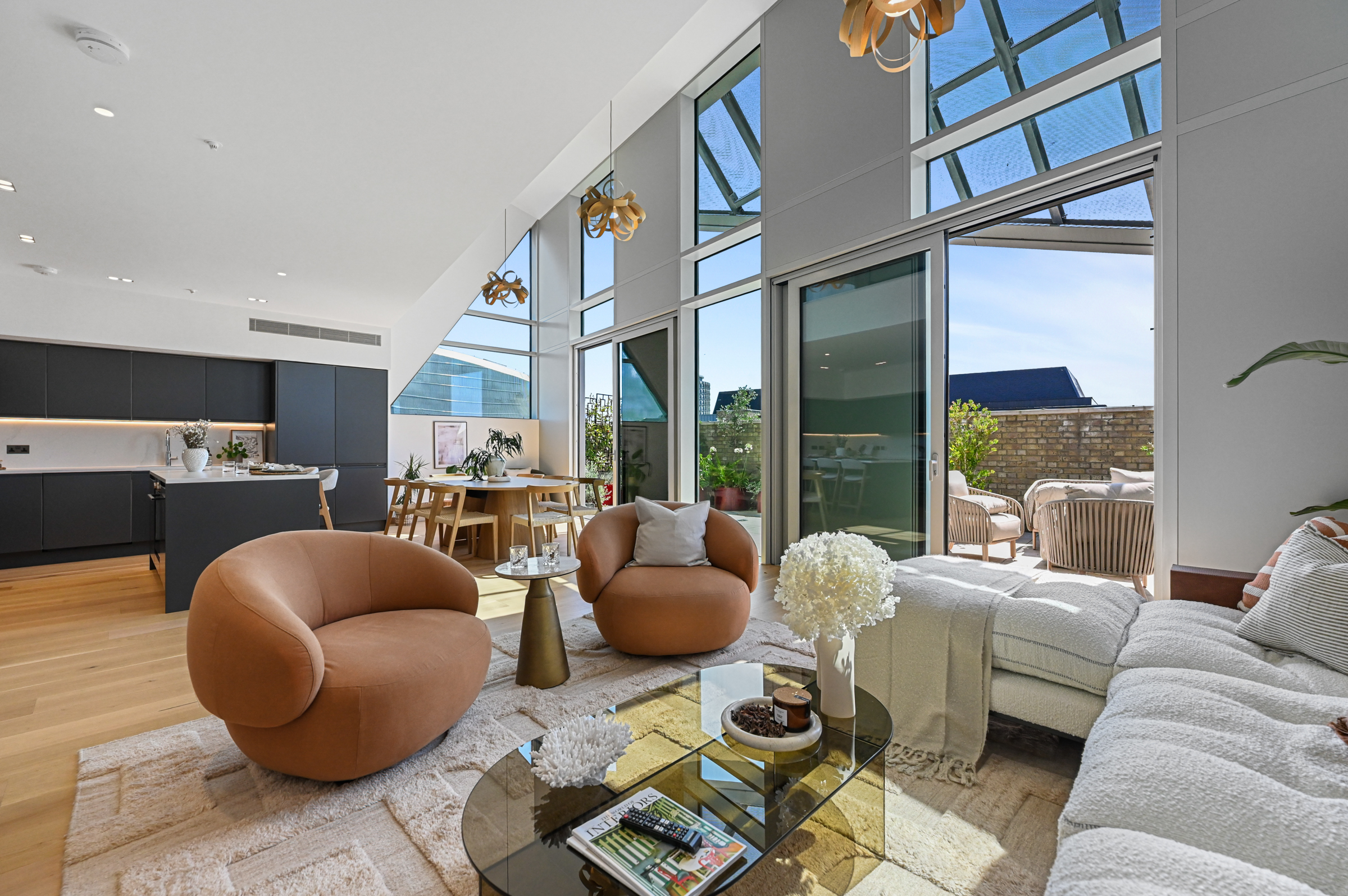 Penthouse N 4 Arclight Lofts, 14-16 Betterton Street, Covent Garden WC2H 9BU